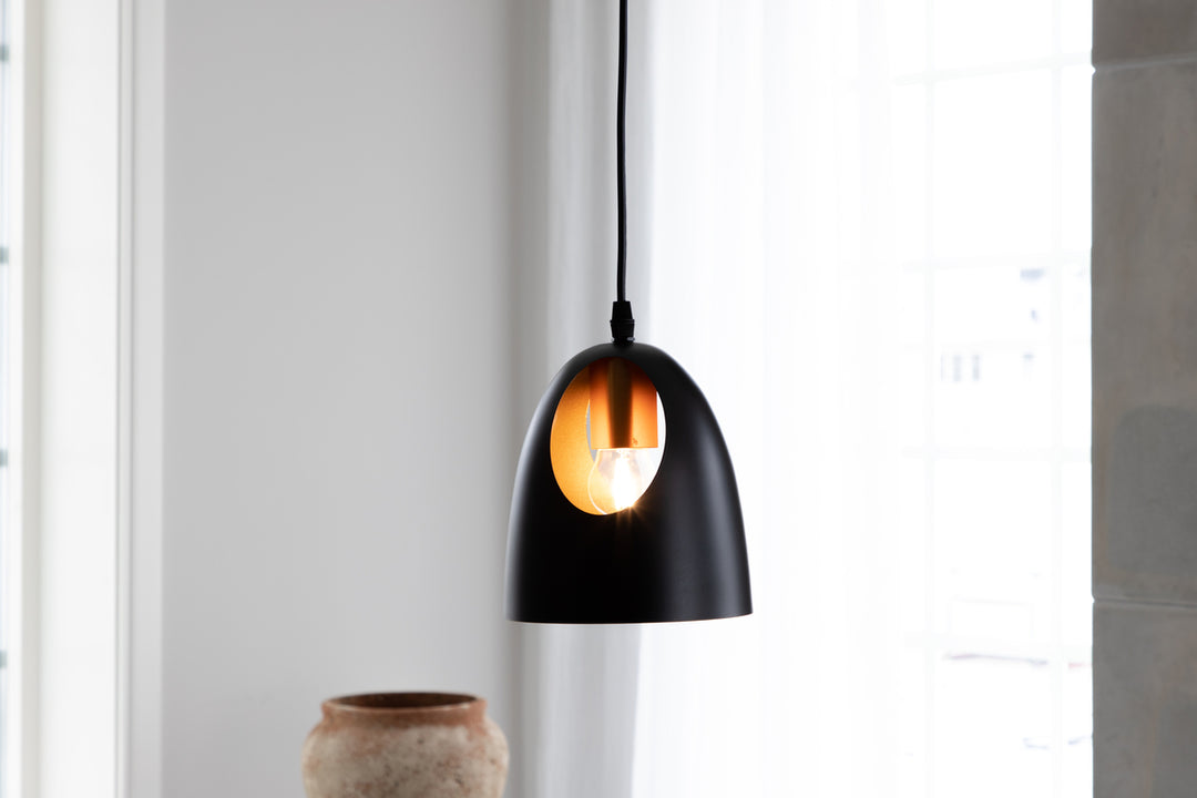 Elda Taklampa Svart