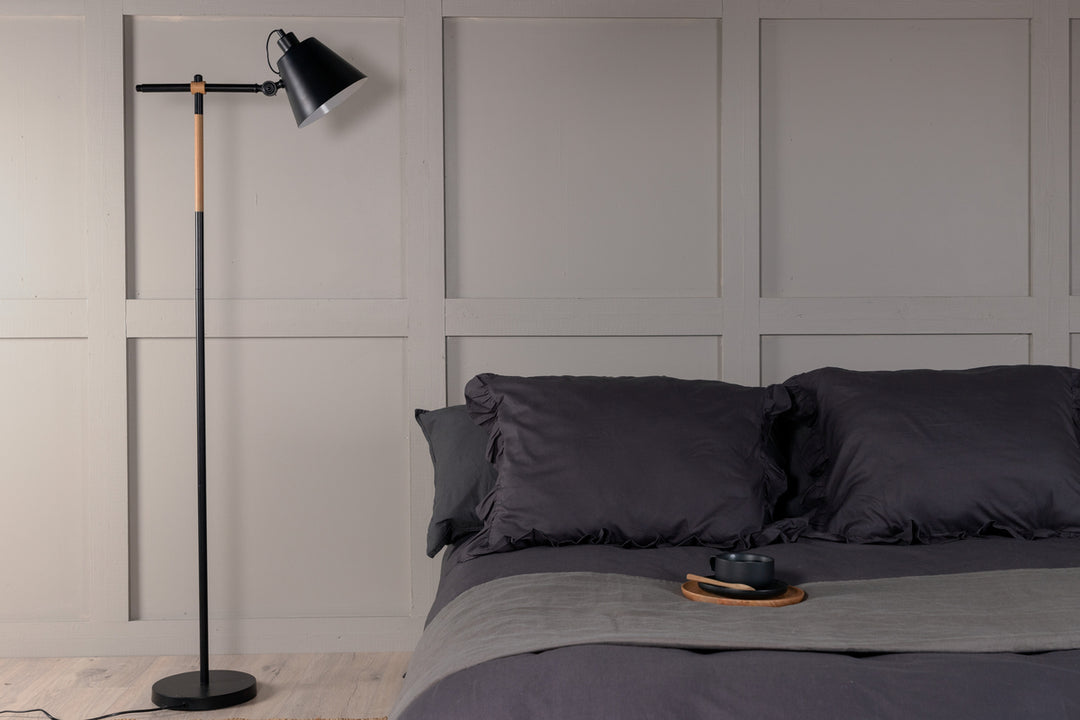 Skott Golvlampa Svart