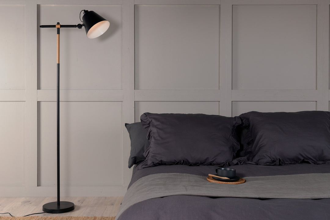 Skott Golvlampa Svart