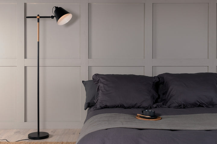 Skott Golvlampa Svart