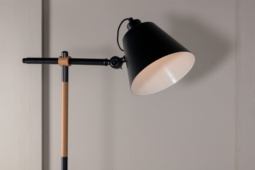Skott Golvlampa Svart
