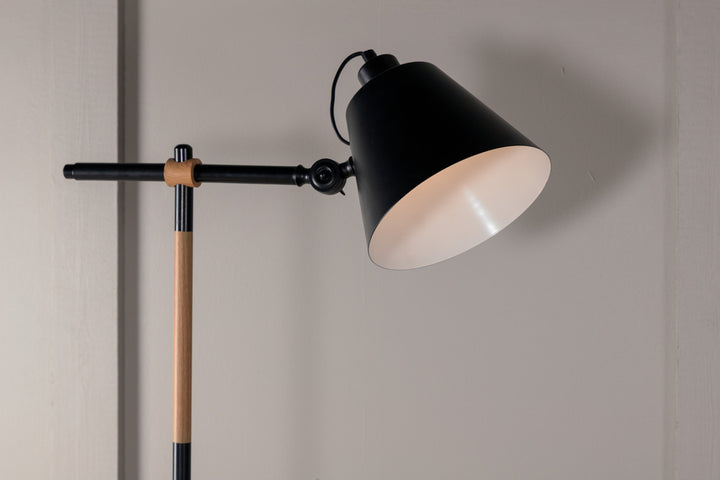Skott Golvlampa Svart