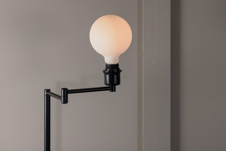 Virro Golvlampa Svart
