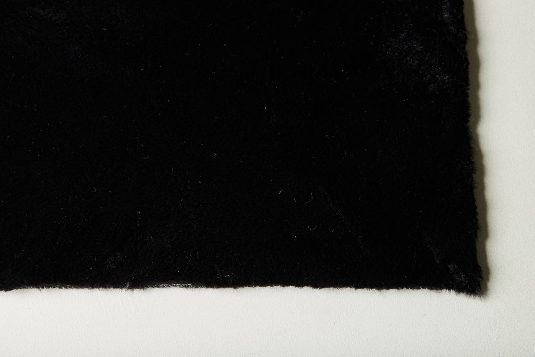 Nina Matta 230 x 160 Svart
