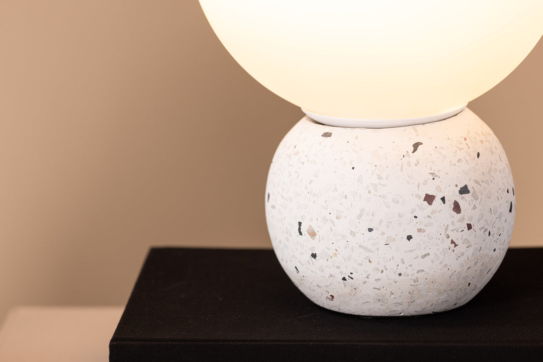 Metz Bordslampa Vit