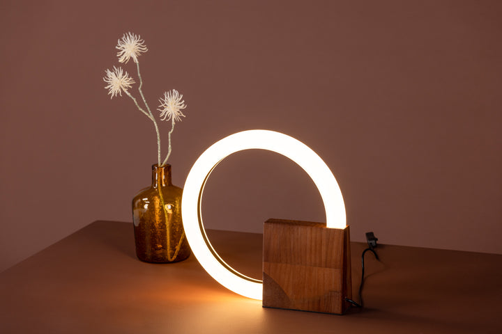 Brive Bordslampa Valnöt