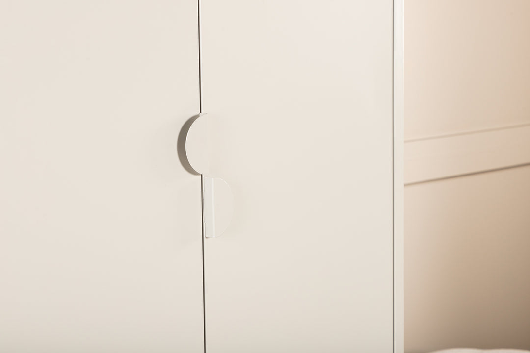 Piring Garderob Beige