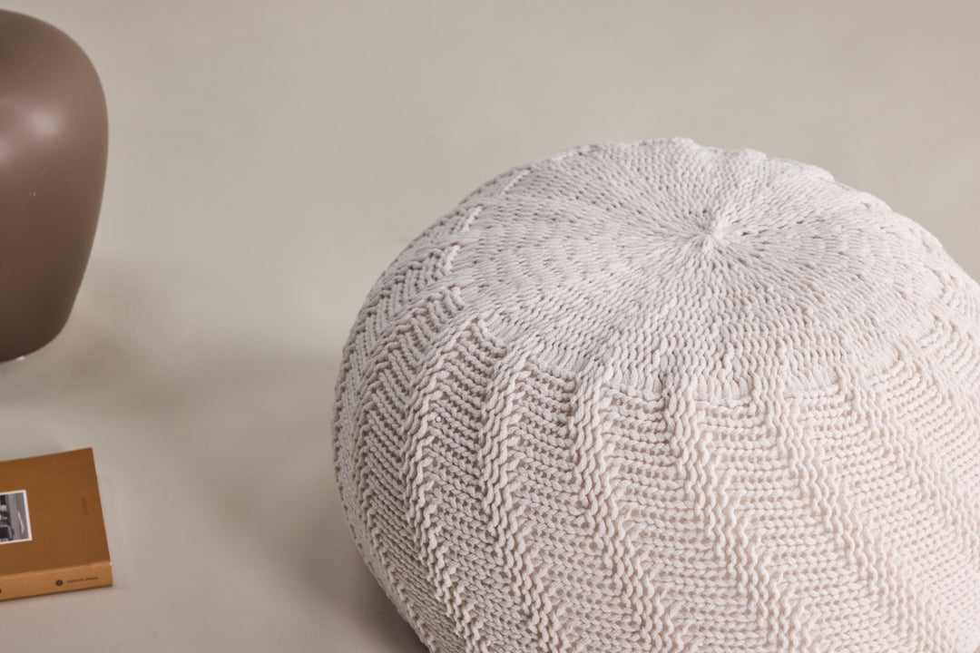 Ted Sittpuff Off-white
