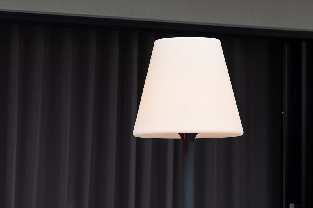 Moris Golvlampa Svart